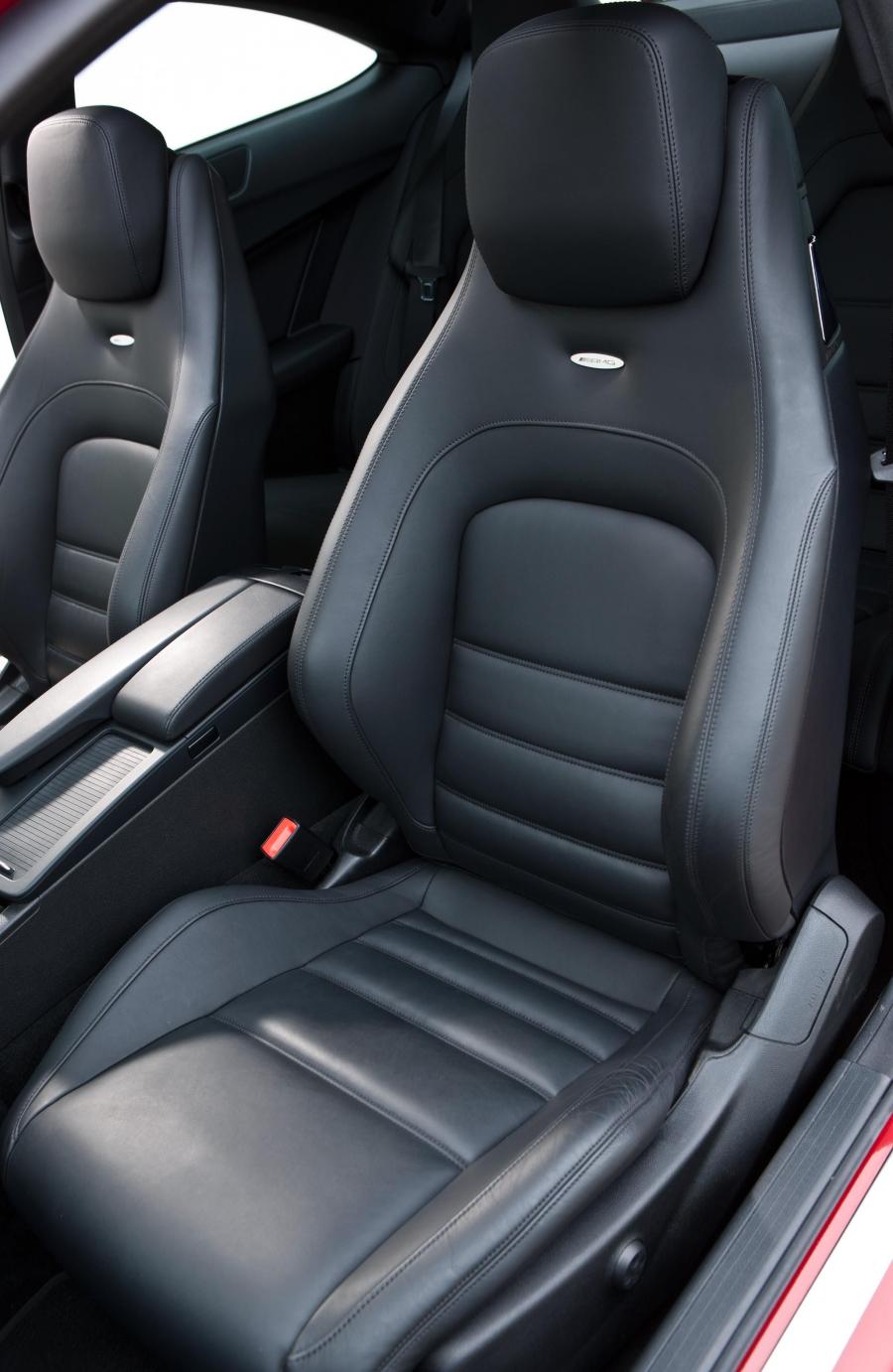  Mercedes-Benz C63 AMG Saloon 2013 года  (фото 3 из 22)